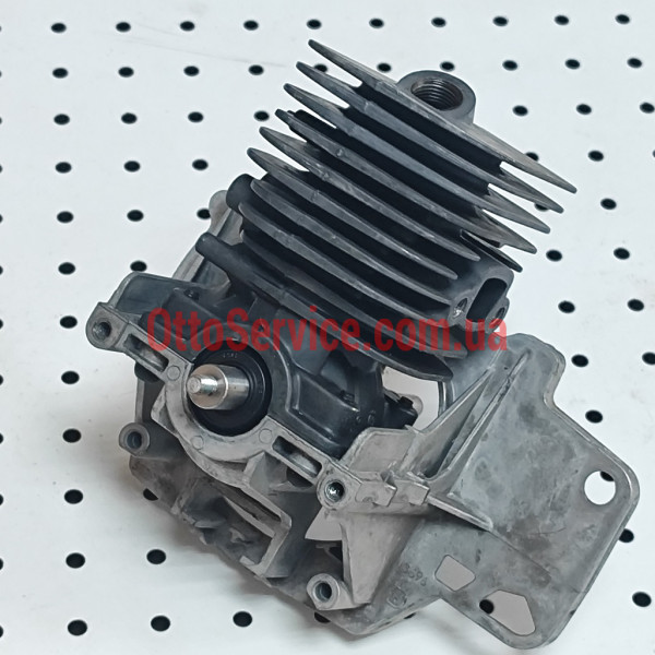 Оригінальний двигун для мотокос Husqvarna 125L, 125R, 128L, 128R: перевірена якість і надійність.