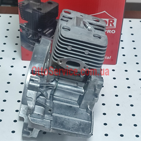 Двигун в зборі застосовується в мотокосах FS 120, FS 250 Winzor Farmertec